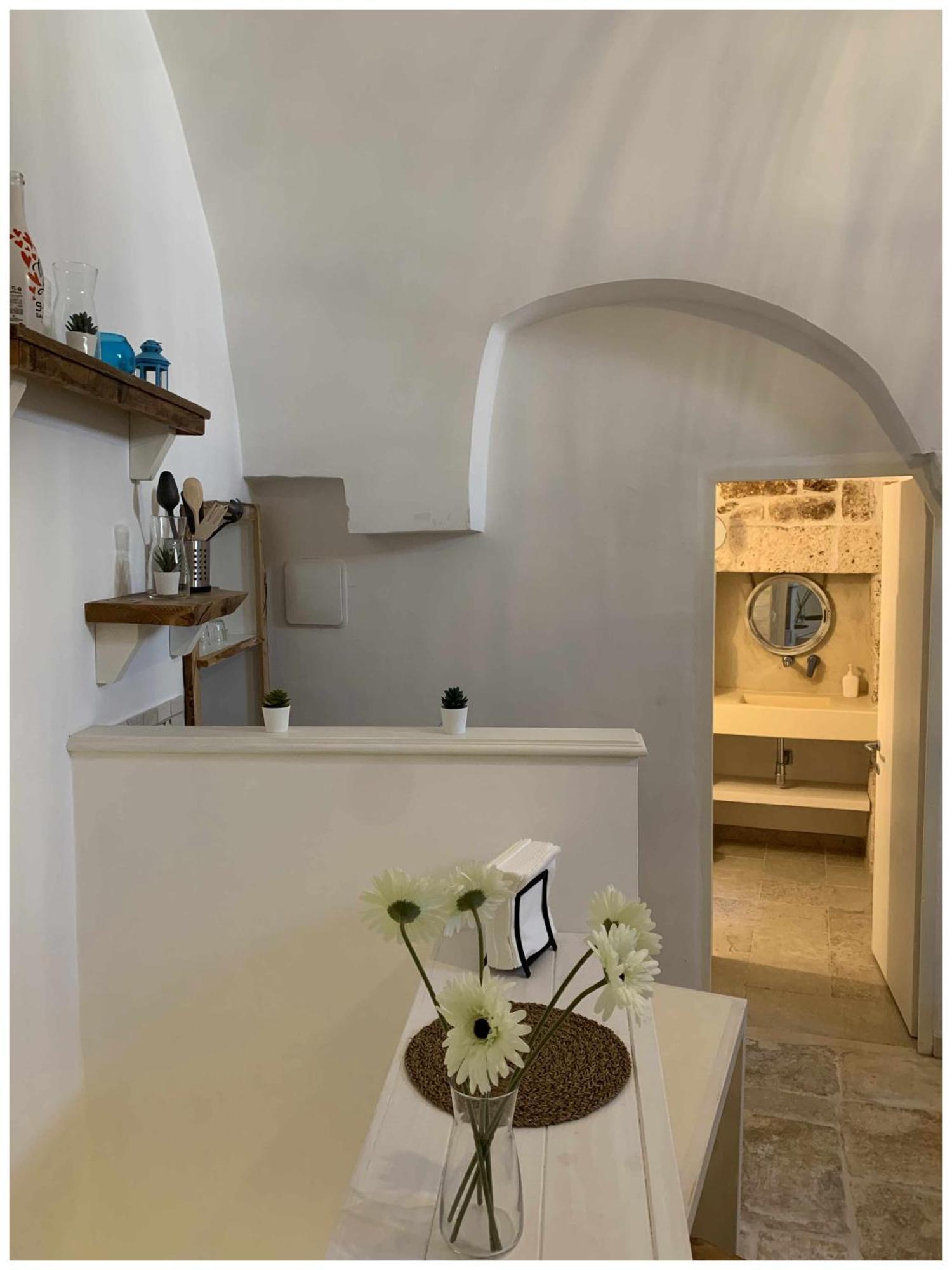 White Stone Flats & Studios Ostuni Room photo